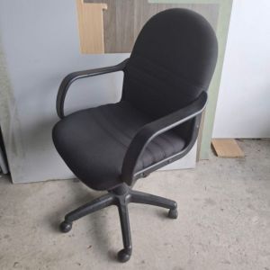 Ghế Xoay Lưng Trung GLT01.jpg